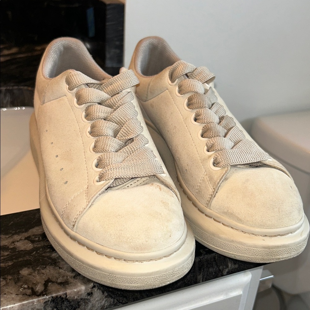 Alexander McQueen cream suede sneakers - Picture 3 of 11
